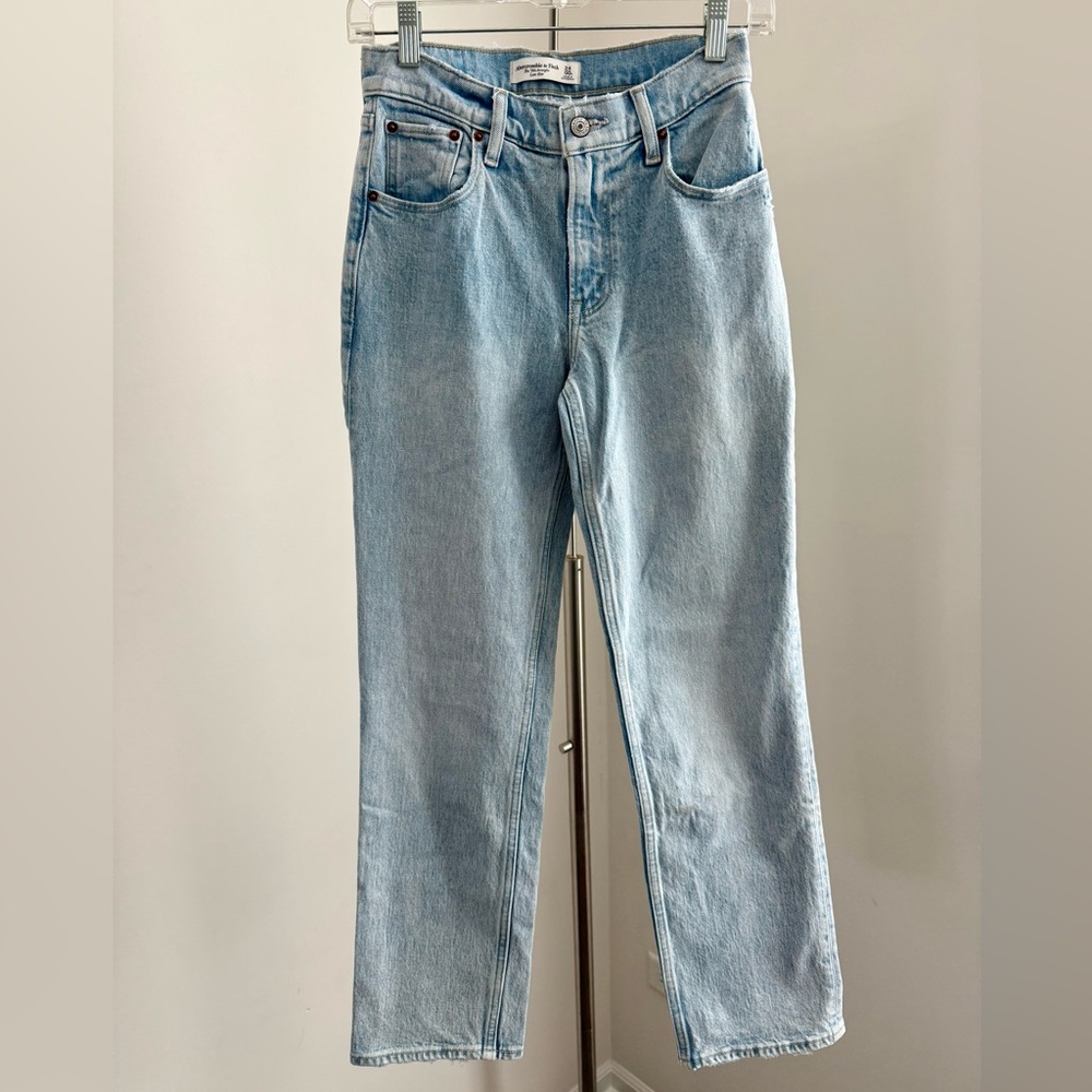 Abercrombie & Fitch 90s Low Rise Straight Jeans 24 Short Light Wash